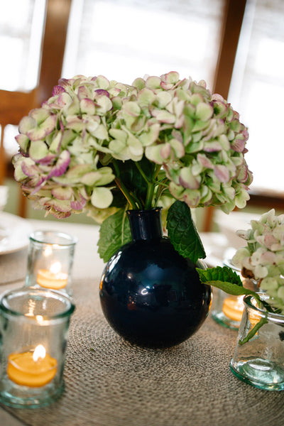 <strong>Royal Blue Vase</strong>
